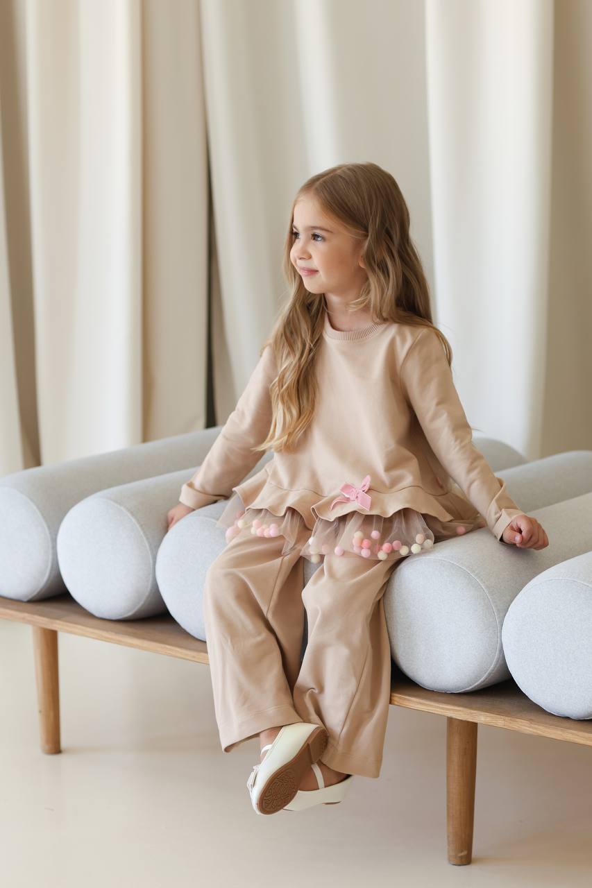 Vikki beige suit