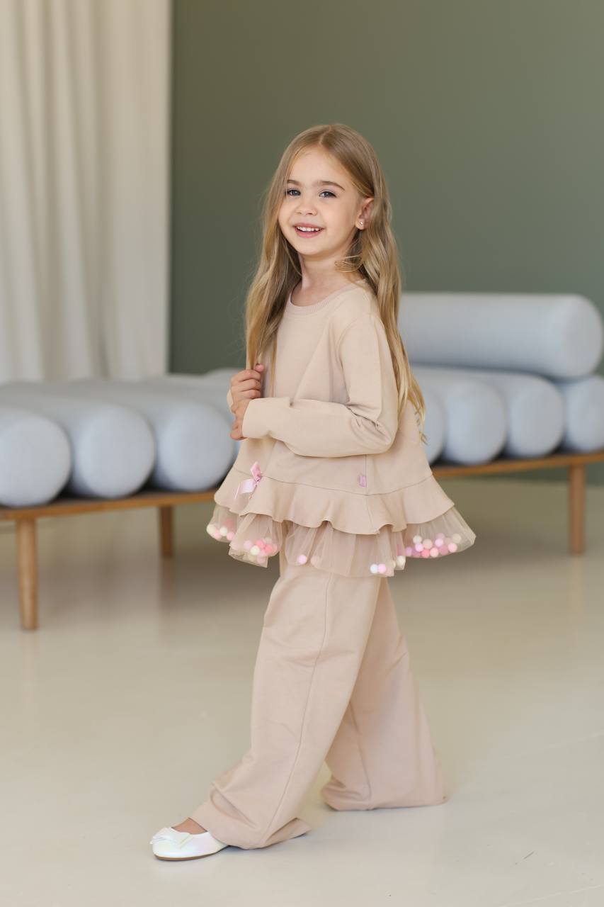 Vikki beige suit