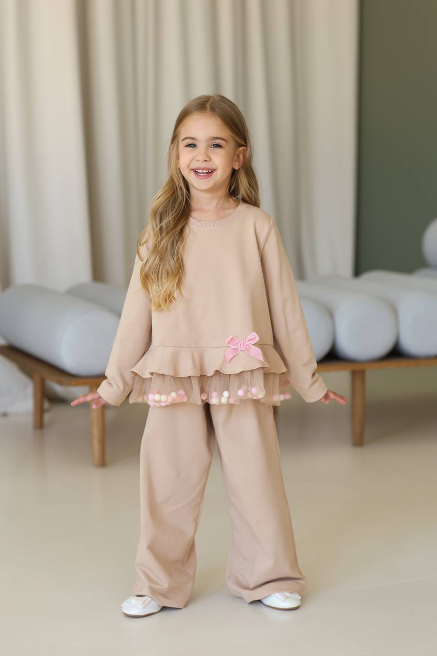 Vikki beige suit
