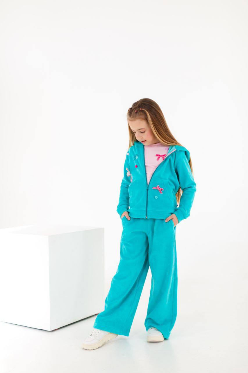 Vikki beige suit
